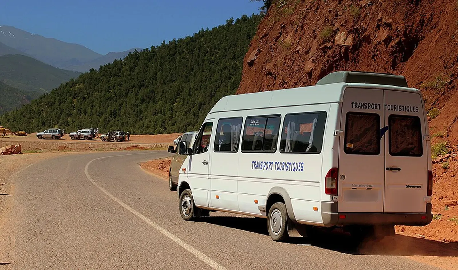 Een minibus of 7-zitter huren in Marokko: de gids voor families en groepen