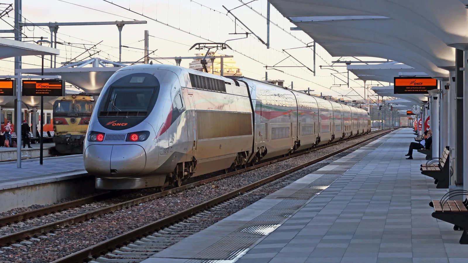 Voiture ou train au Maroc : que choisir selon votre itinéraire ?
